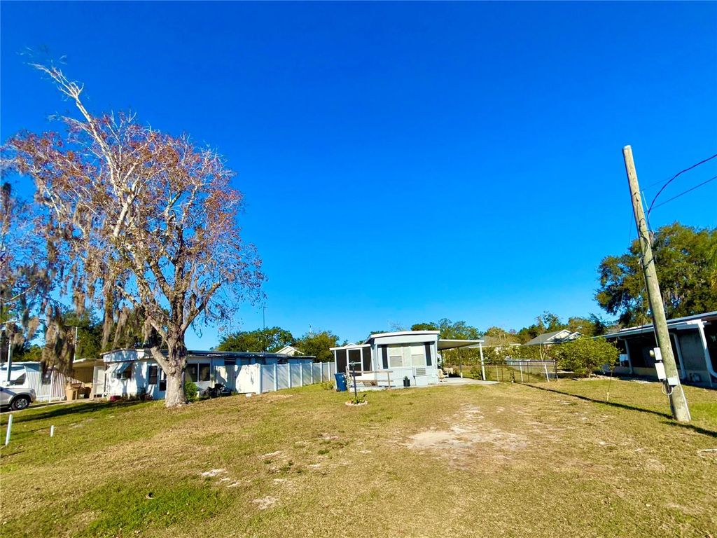 Photo of 1370 County Drive, Tavares, FL 32778 (MLS # G5105716)