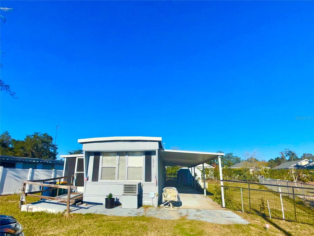 Photo of 1370 County Drive, Tavares, FL 32778 (MLS # G5105716)