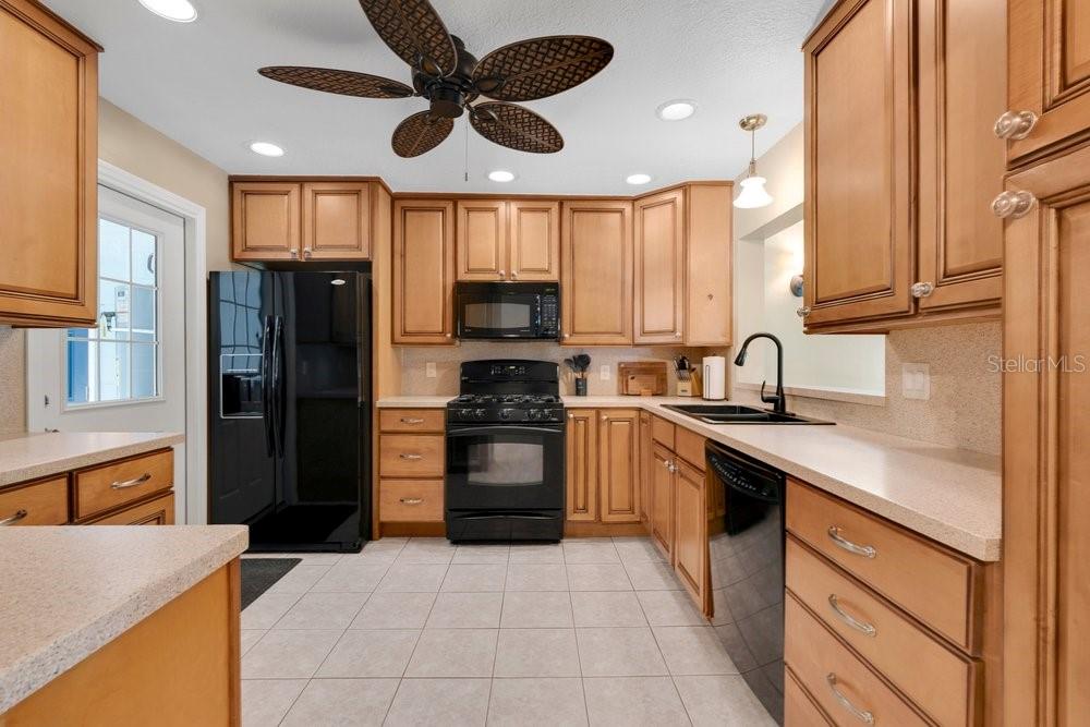 Casas a venda 4 - Jen Dantas 3742 SUTTERS MILL CIRCLE