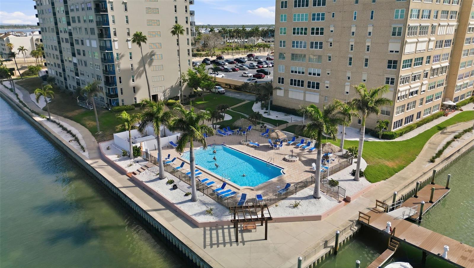 BAYWAY ISLES POINT BRITTANY FIVE - Residential