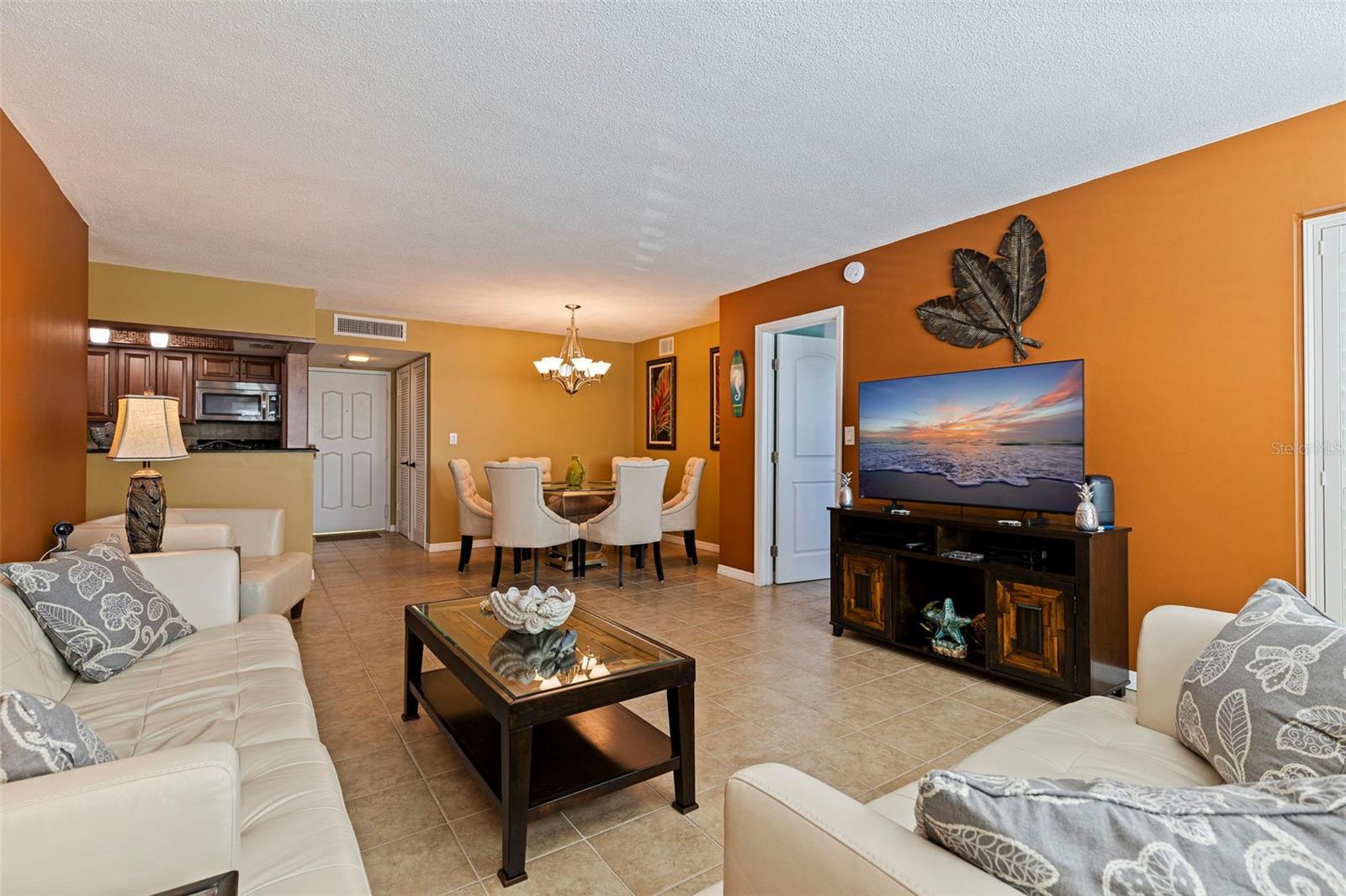 BAYWAY ISLES POINT BRITTANY FIVE - Residential