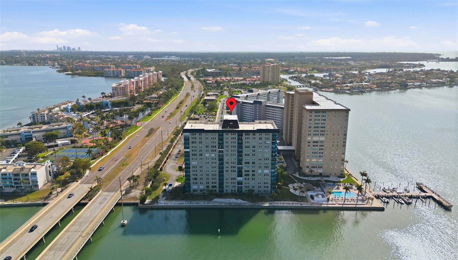 BAYWAY ISLES POINT BRITTANY FIVE - Residential