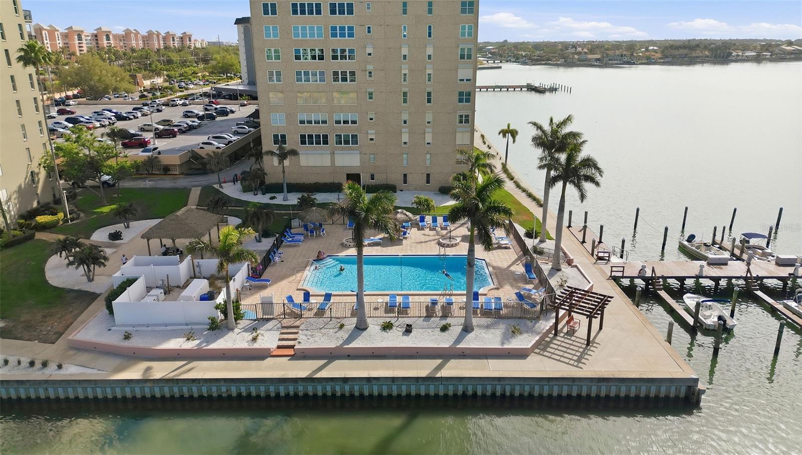 BAYWAY ISLES POINT BRITTANY FIVE - Residential