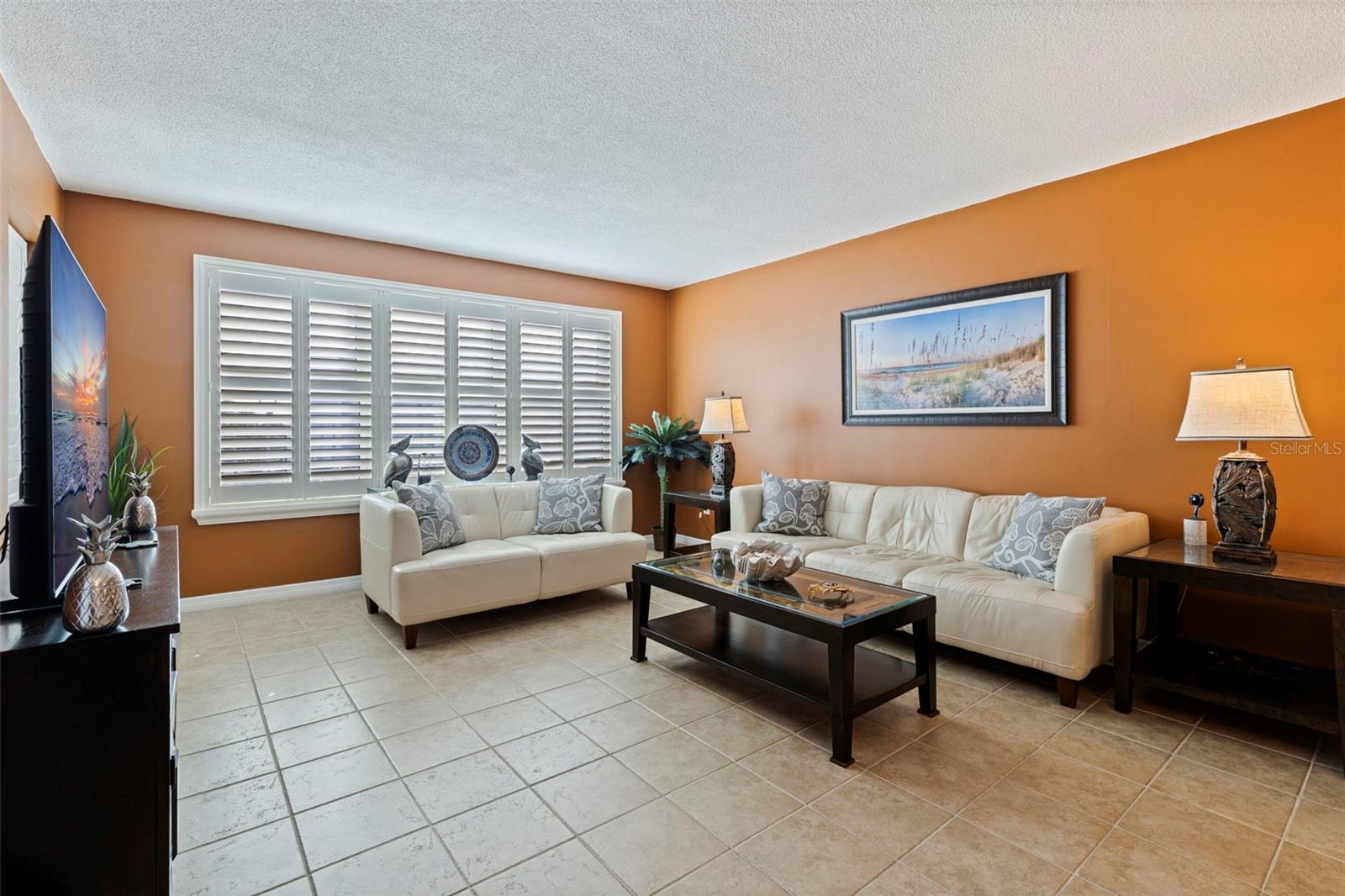 BAYWAY ISLES POINT BRITTANY FIVE - Residential