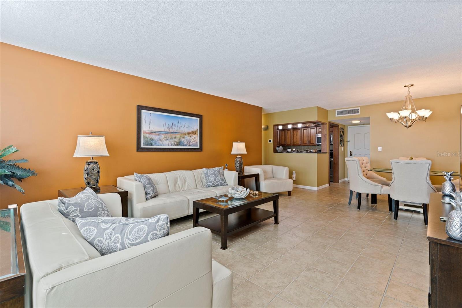 BAYWAY ISLES POINT BRITTANY FIVE - Residential