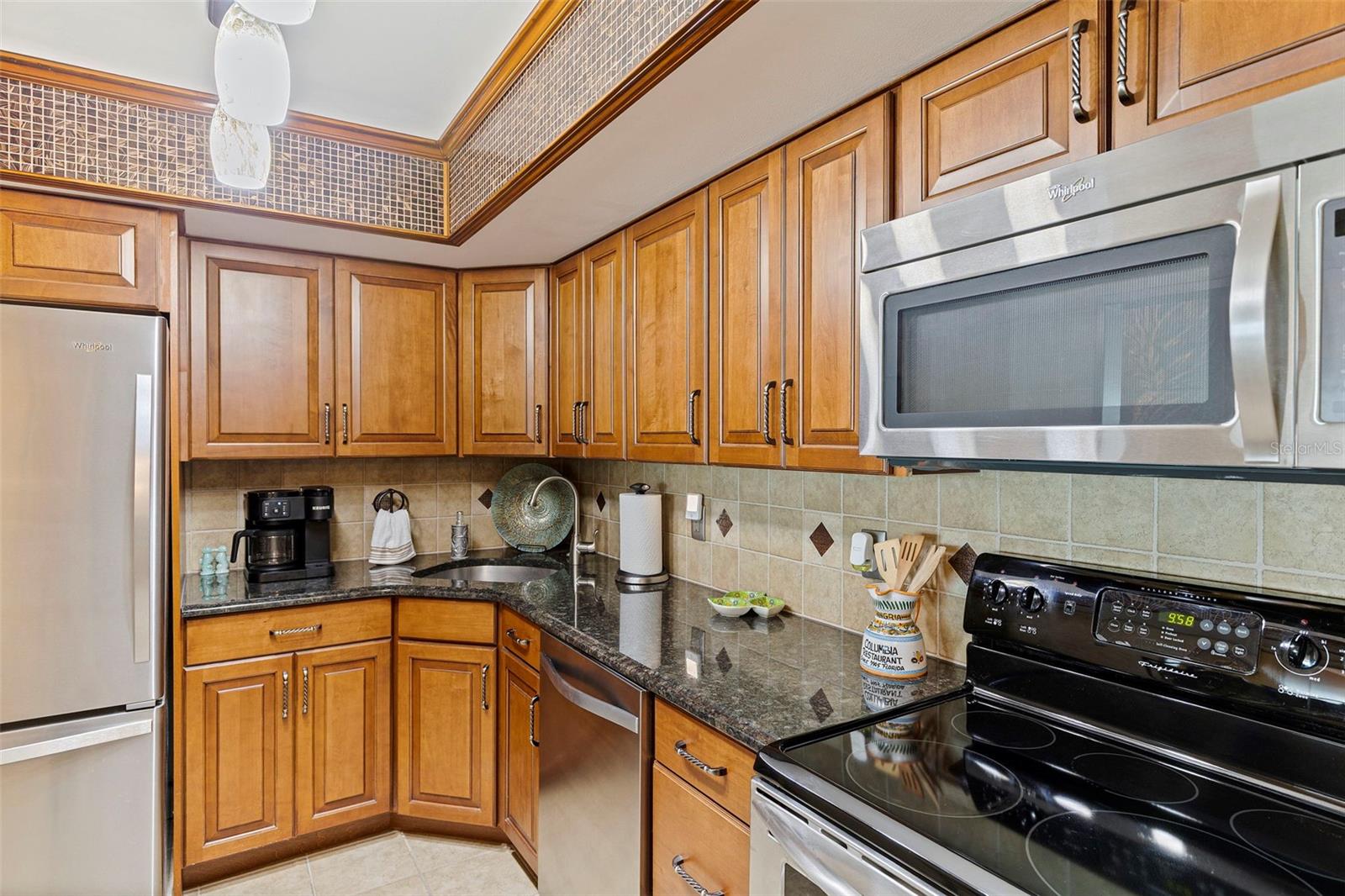 BAYWAY ISLES POINT BRITTANY FIVE - Residential