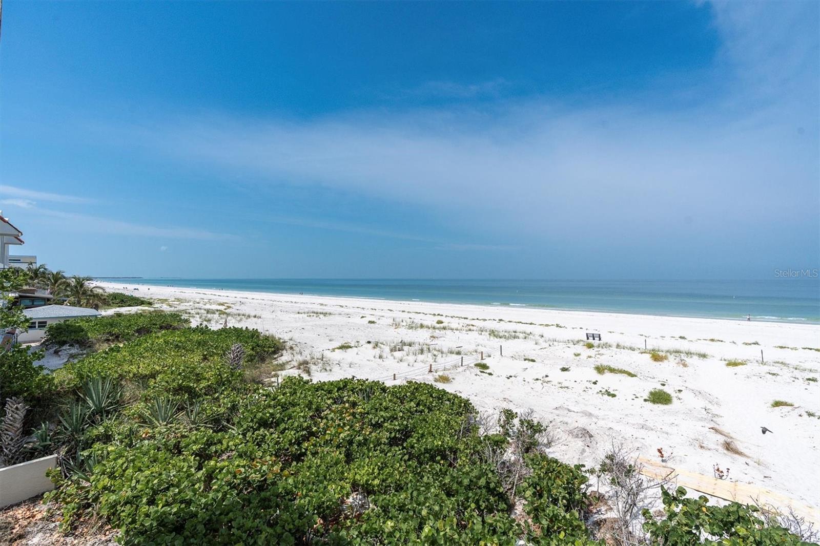 THREE PALMS POINTE CONDO - Residential