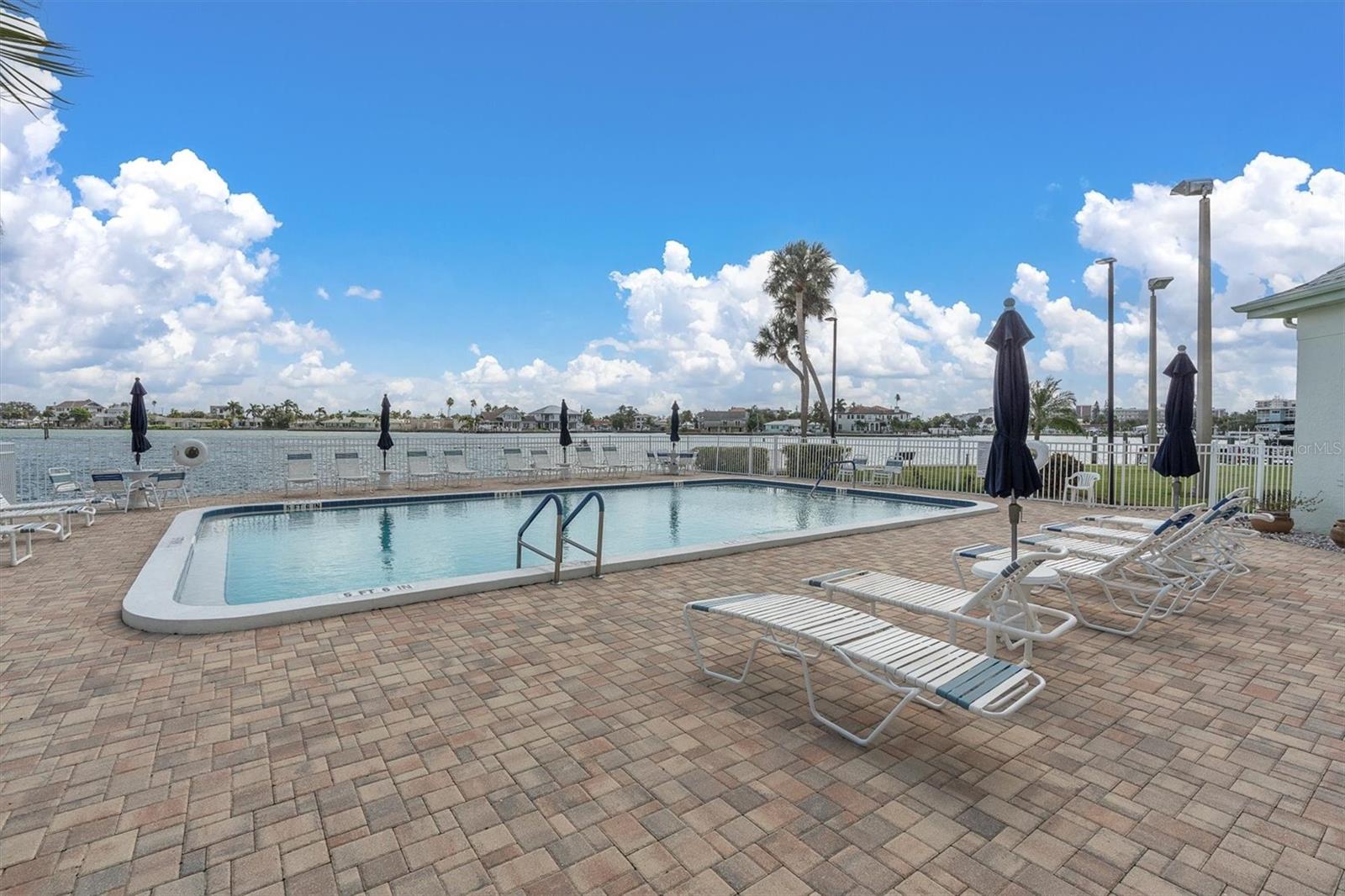 THREE PALMS POINTE CONDO - Residential