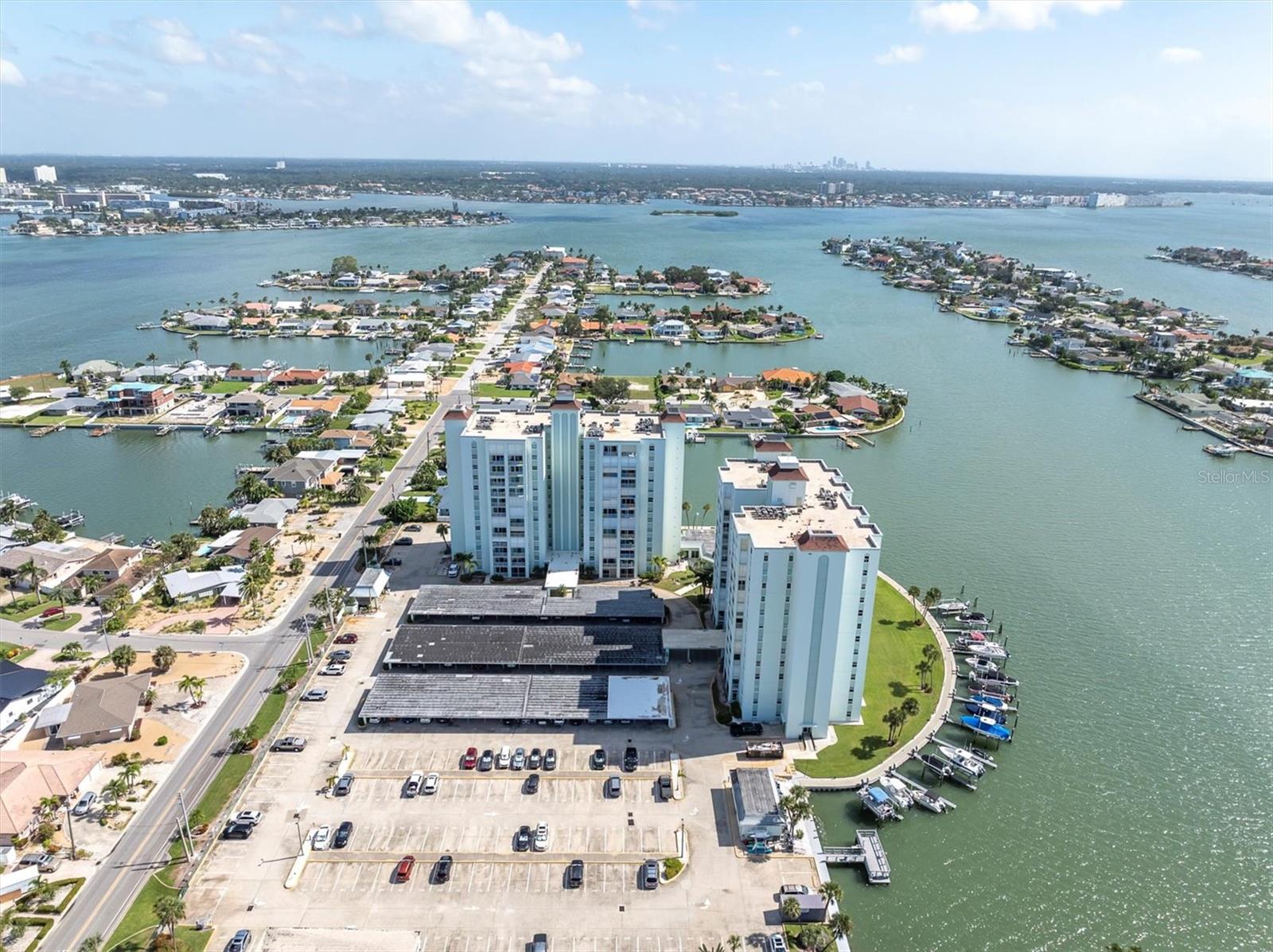 THREE PALMS POINTE CONDO - Residential