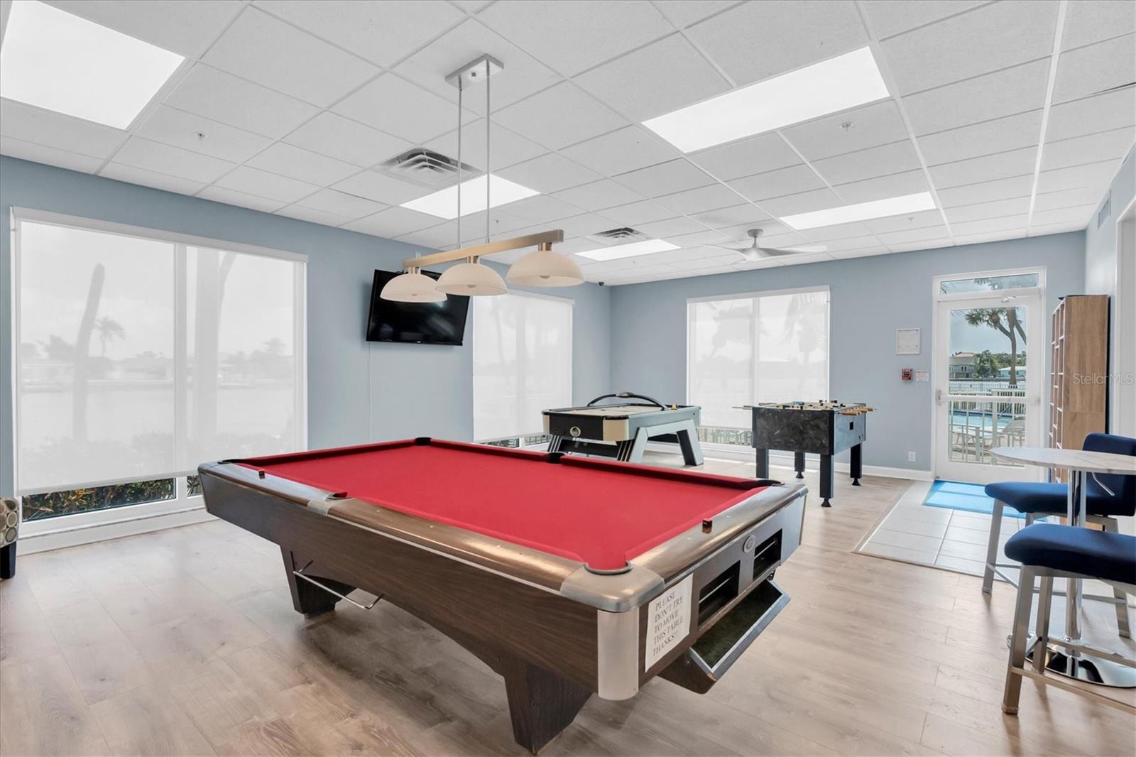 THREE PALMS POINTE CONDO - Residential