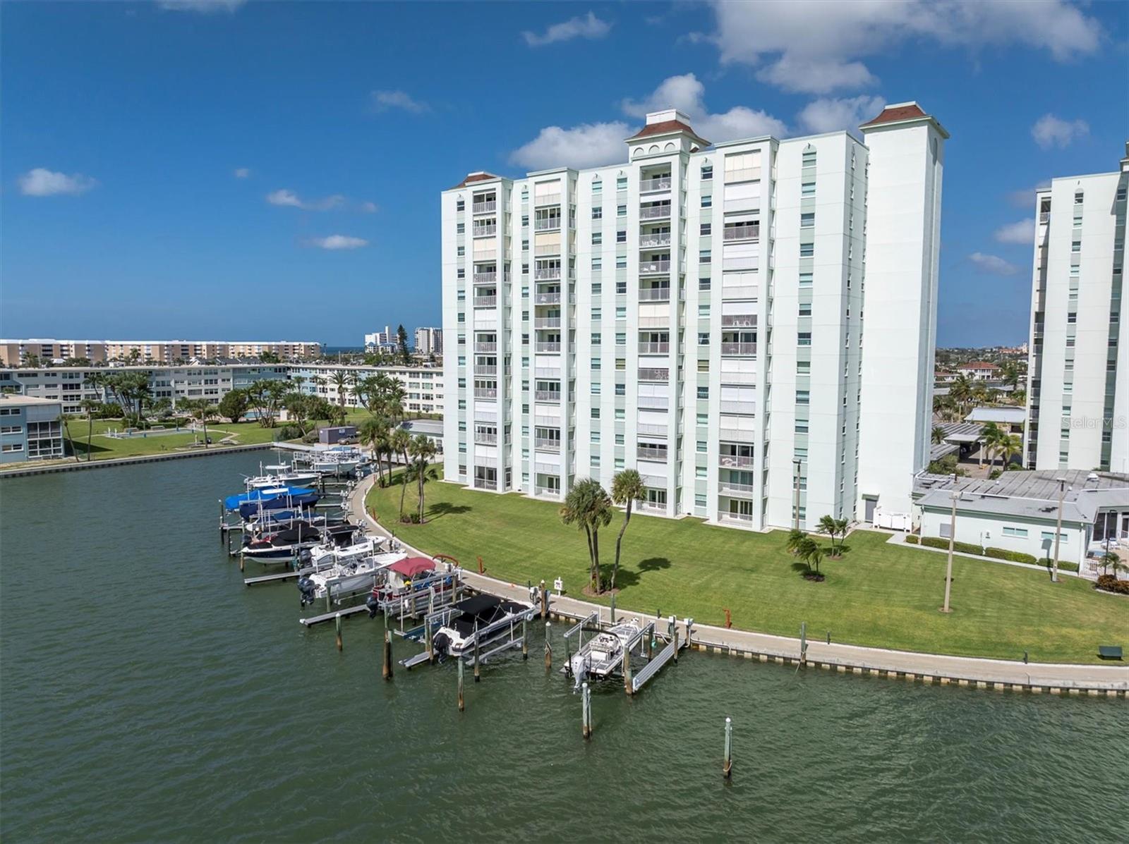 THREE PALMS POINTE CONDO - Residential