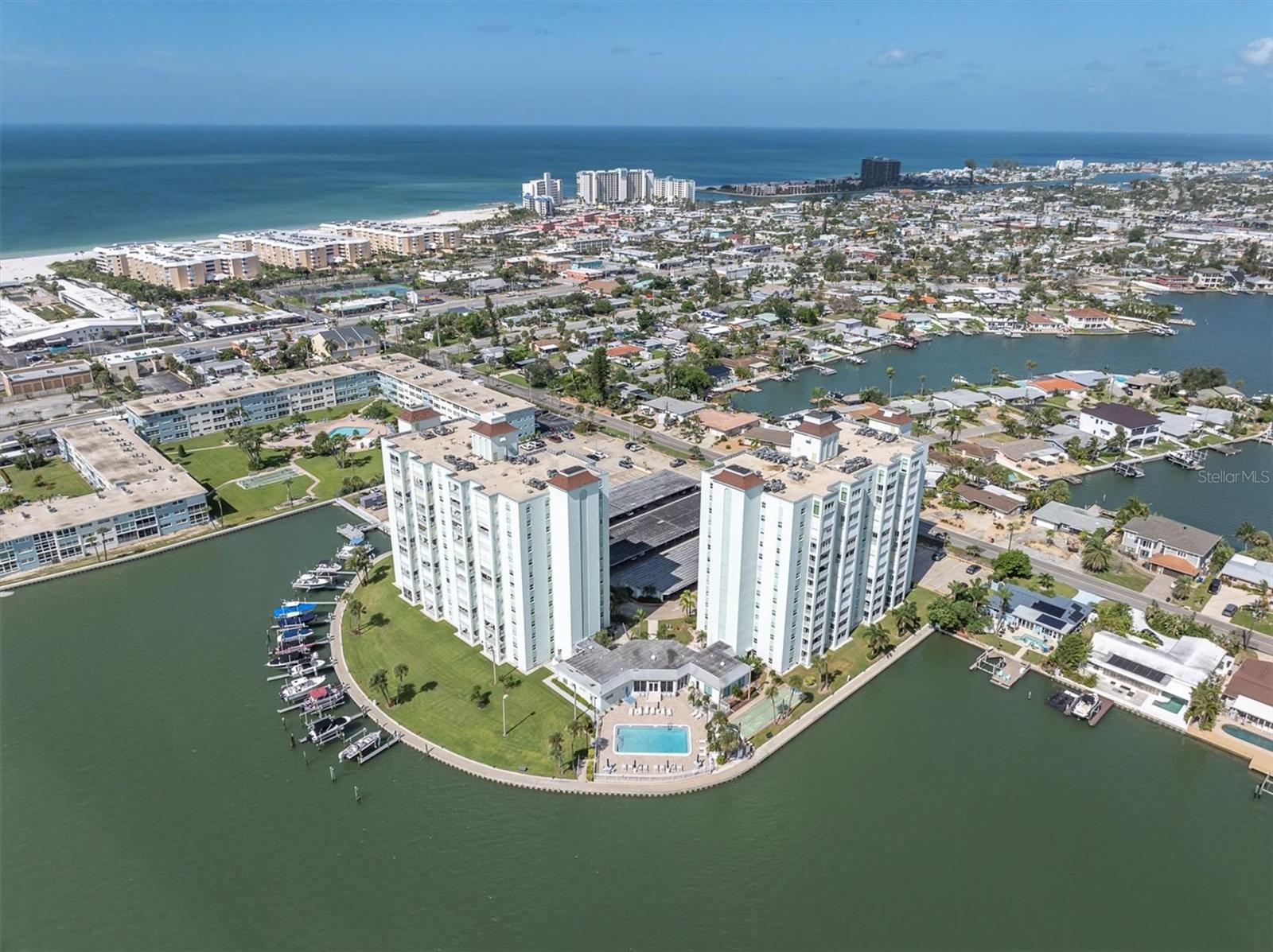 THREE PALMS POINTE CONDO - Residential