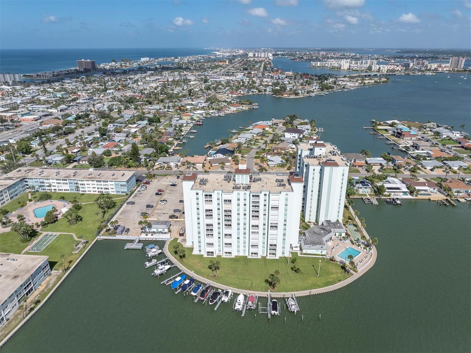 THREE PALMS POINTE CONDO - Residential