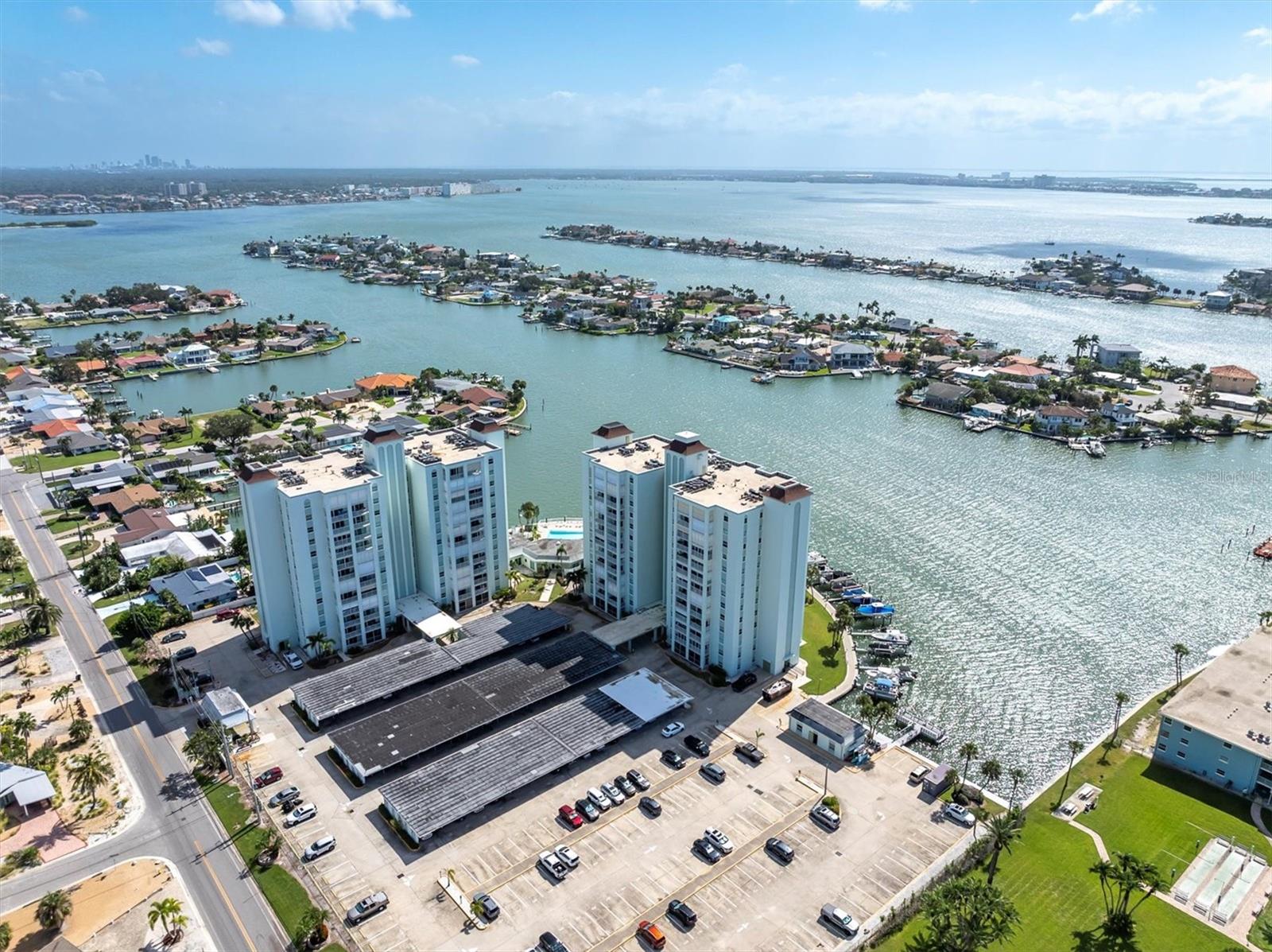 THREE PALMS POINTE CONDO - Residential
