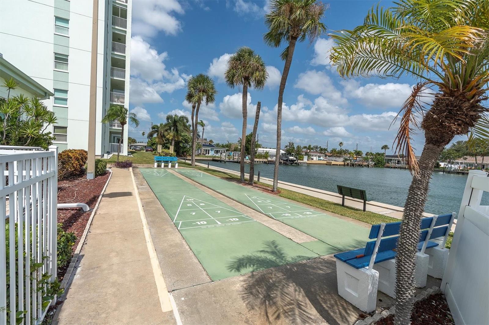 THREE PALMS POINTE CONDO - Residential