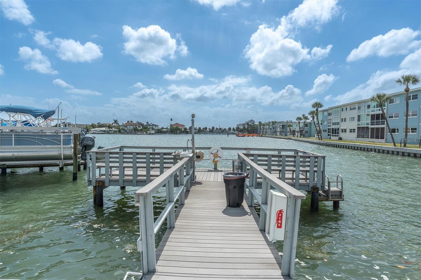 THREE PALMS POINTE CONDO - Residential