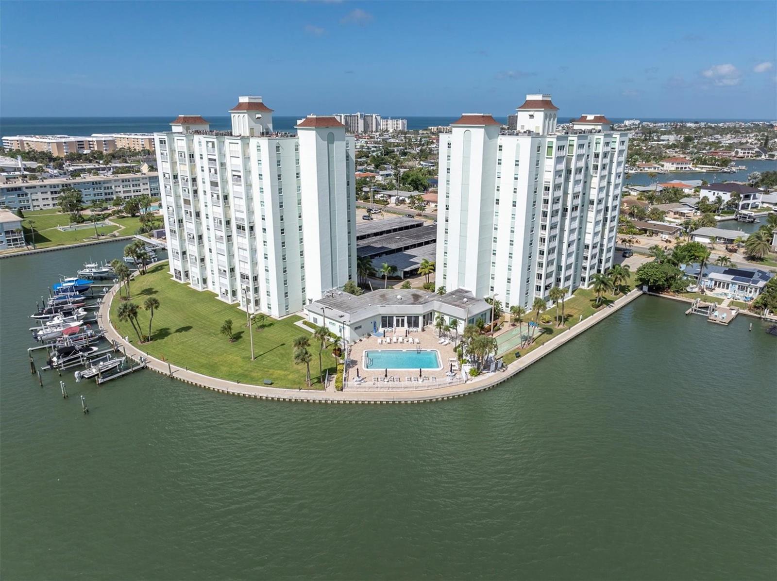 THREE PALMS POINTE CONDO - Residential
