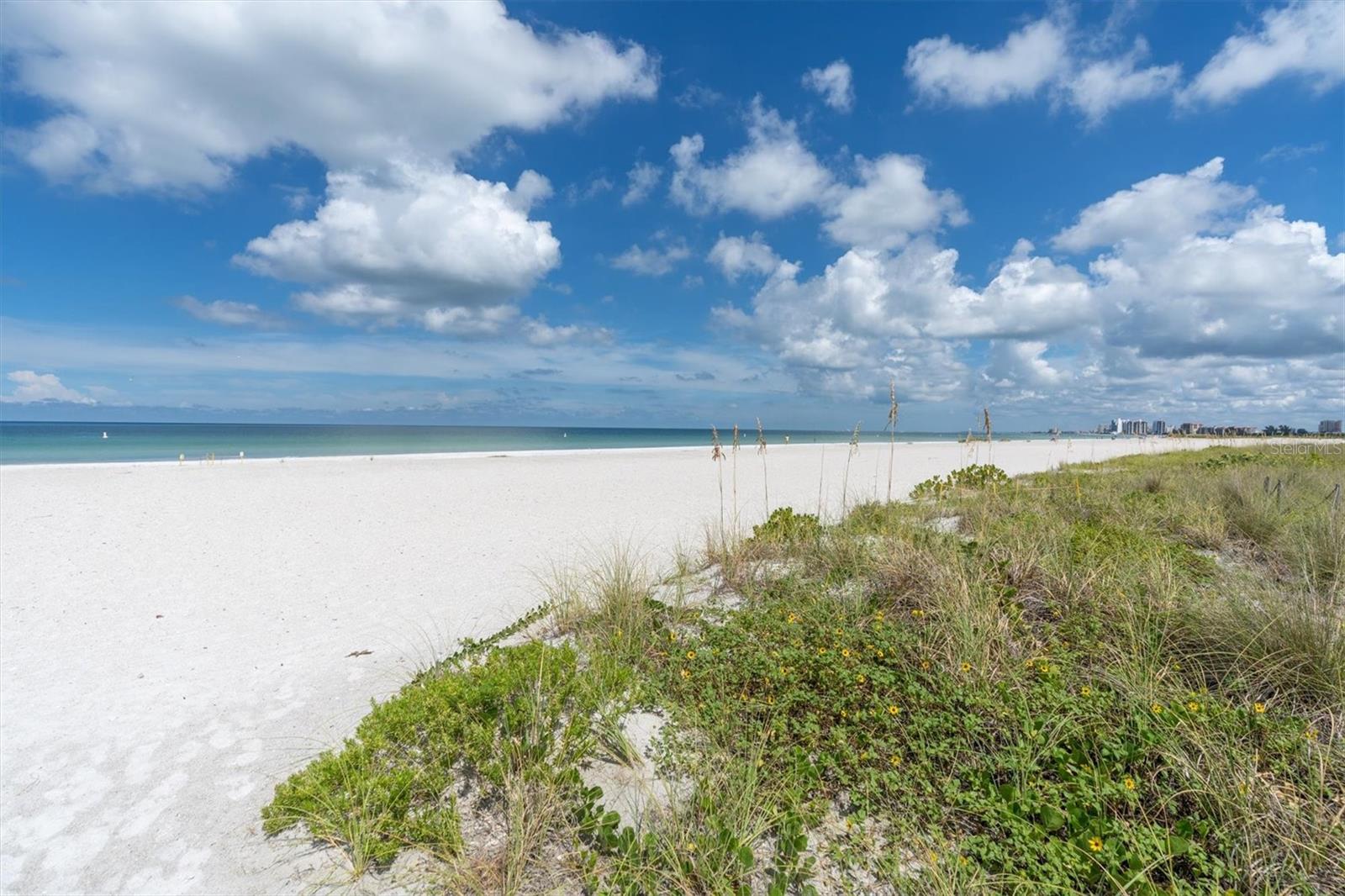 THREE PALMS POINTE CONDO - Residential