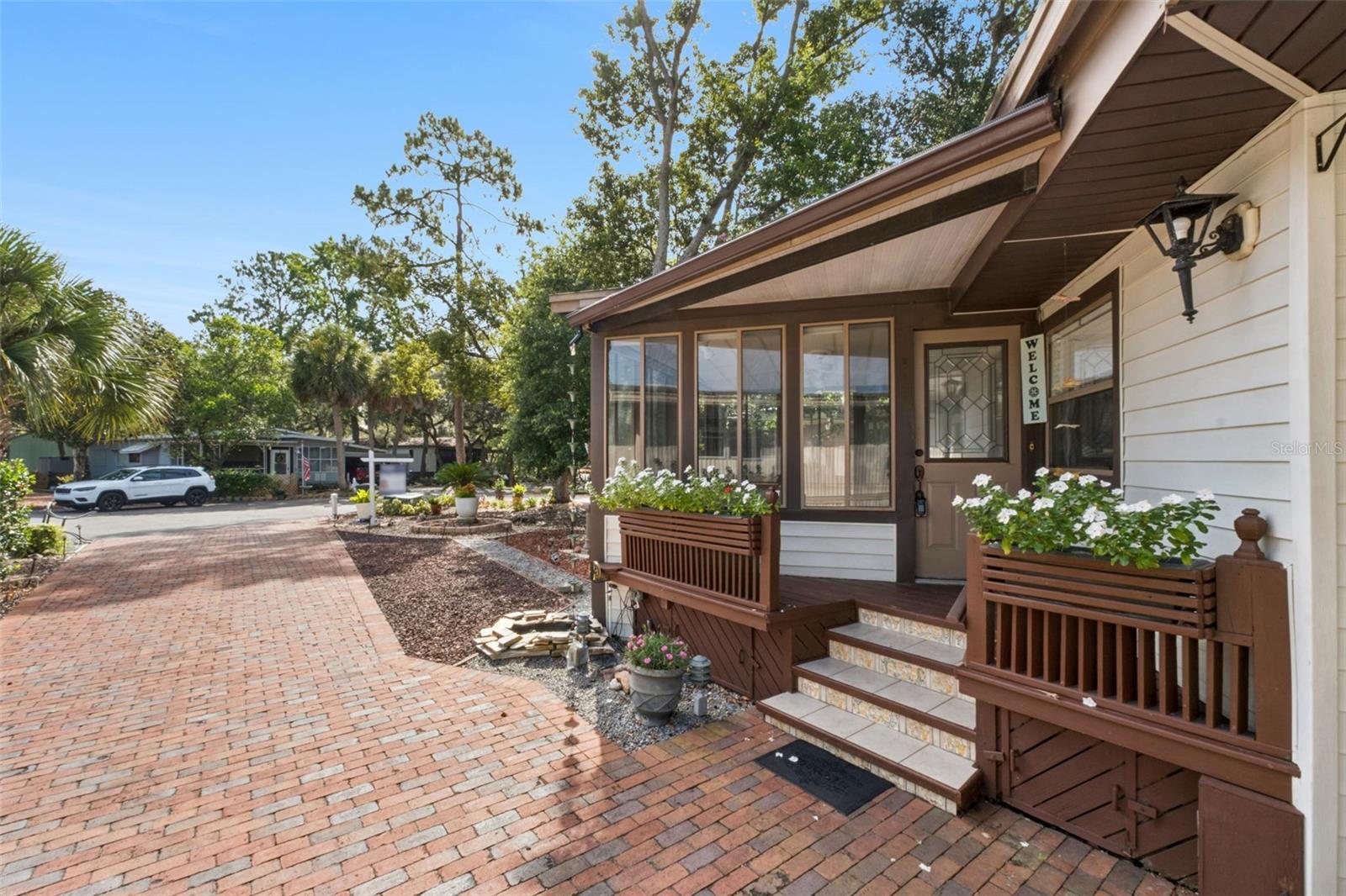 571 PINE NEEDLE COURT