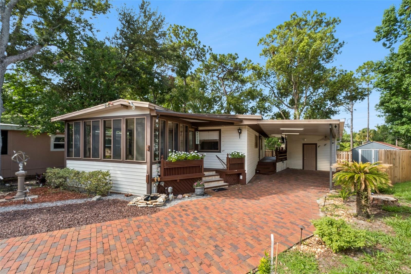 571 PINE NEEDLE COURT