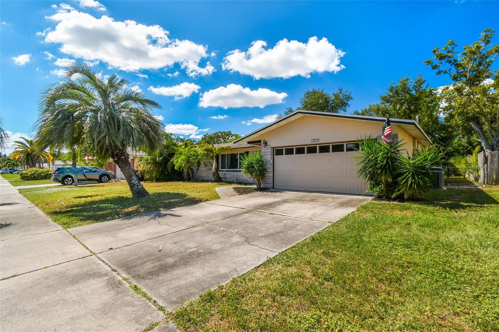 COLLEGE HILL PARK - Residential