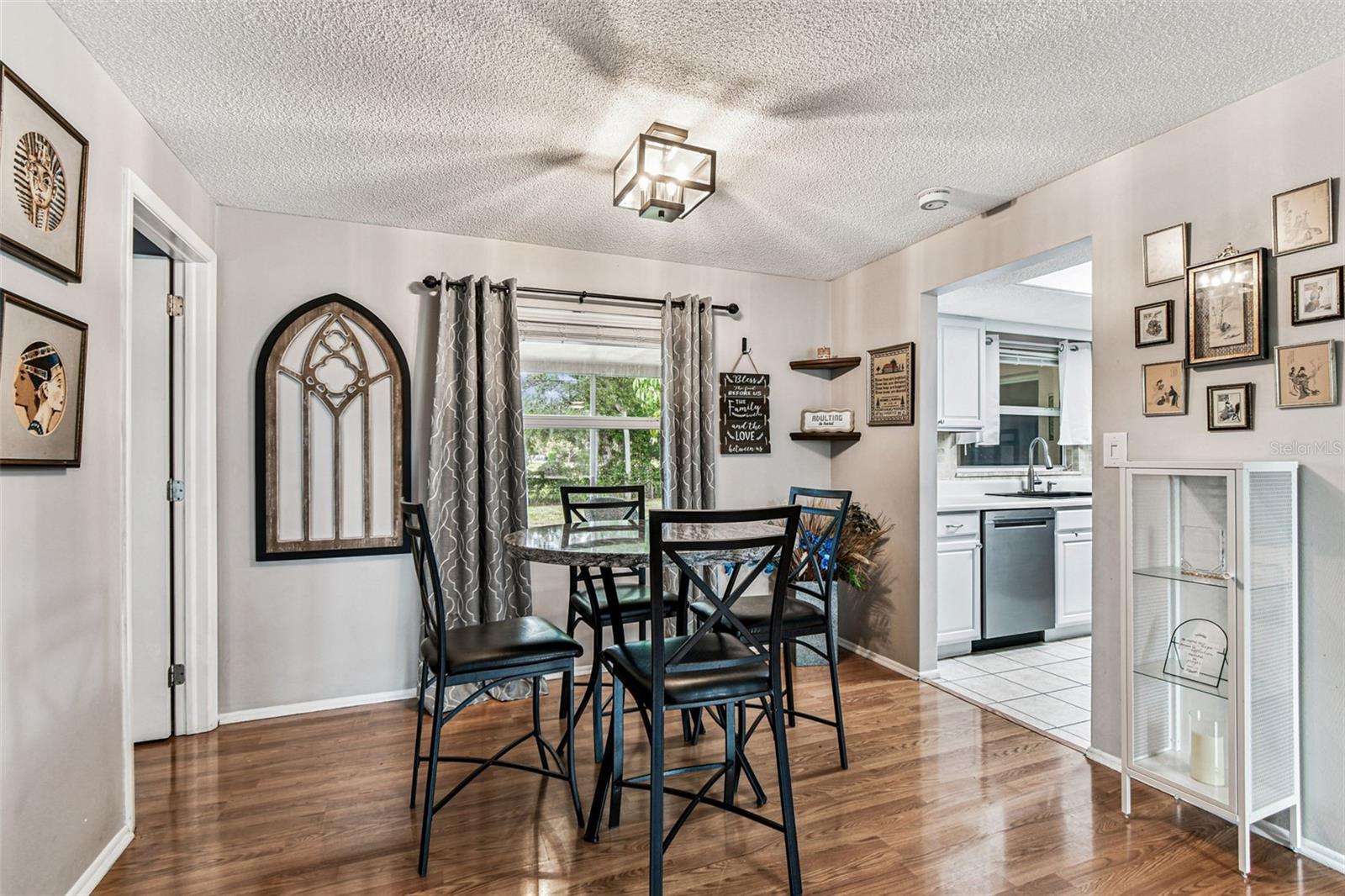 COLLEGE HILL PARK - Residential