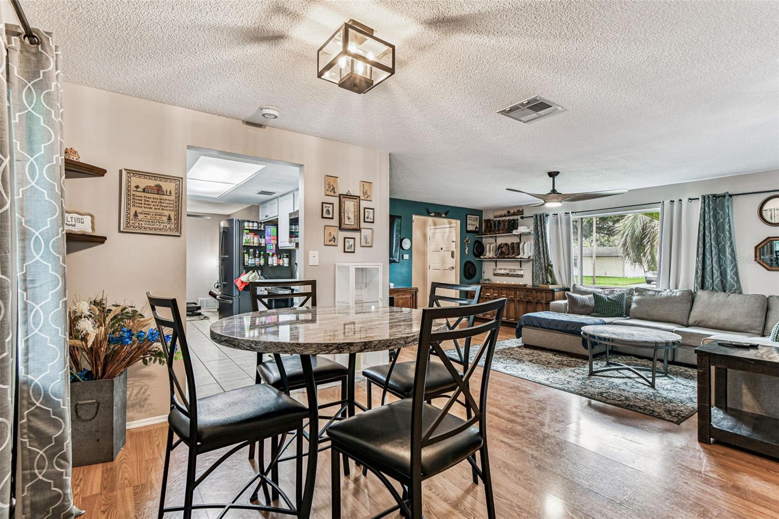 COLLEGE HILL PARK - Residential
