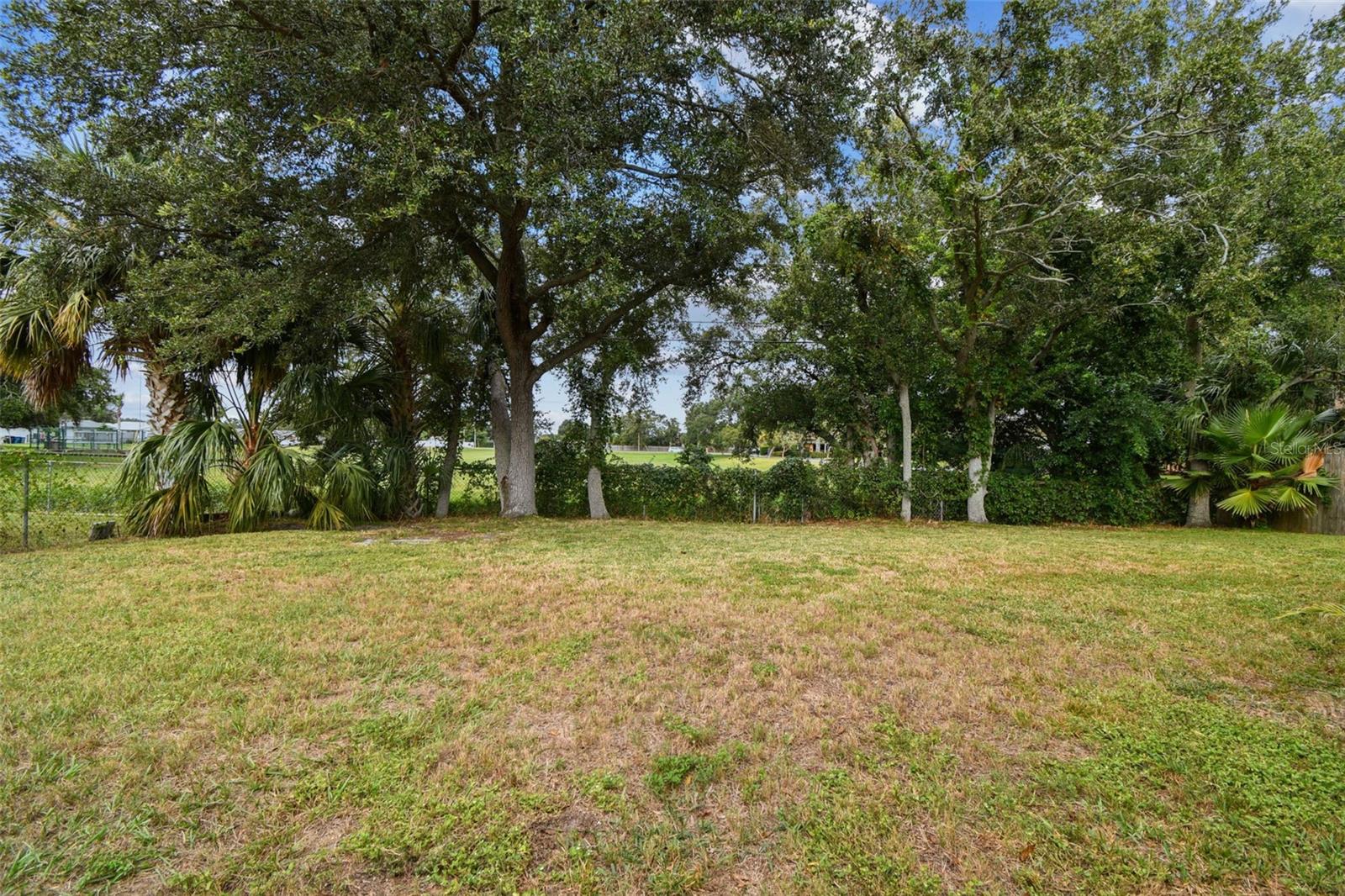 COLLEGE HILL PARK - Residential
