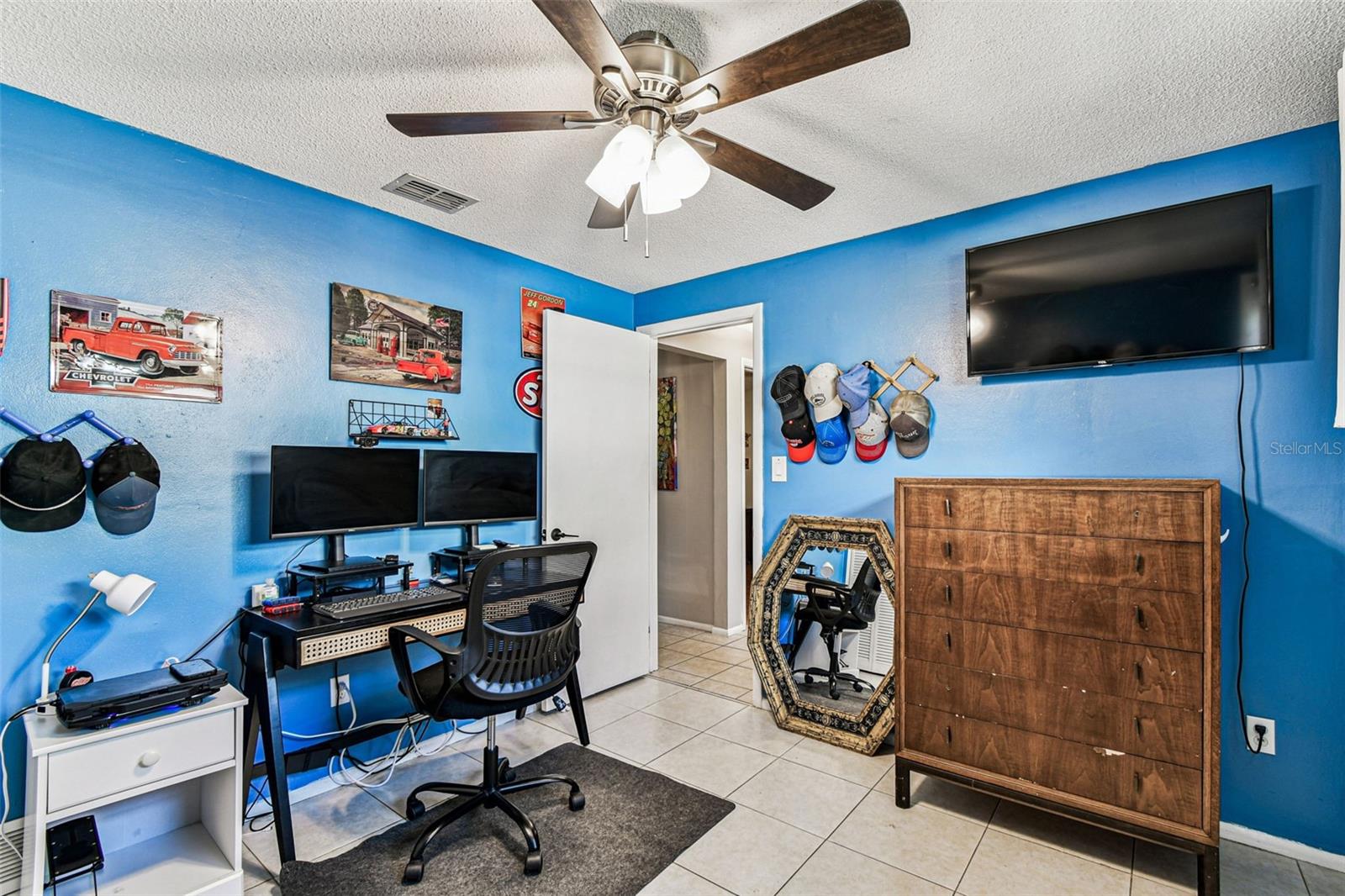 COLLEGE HILL PARK - Residential