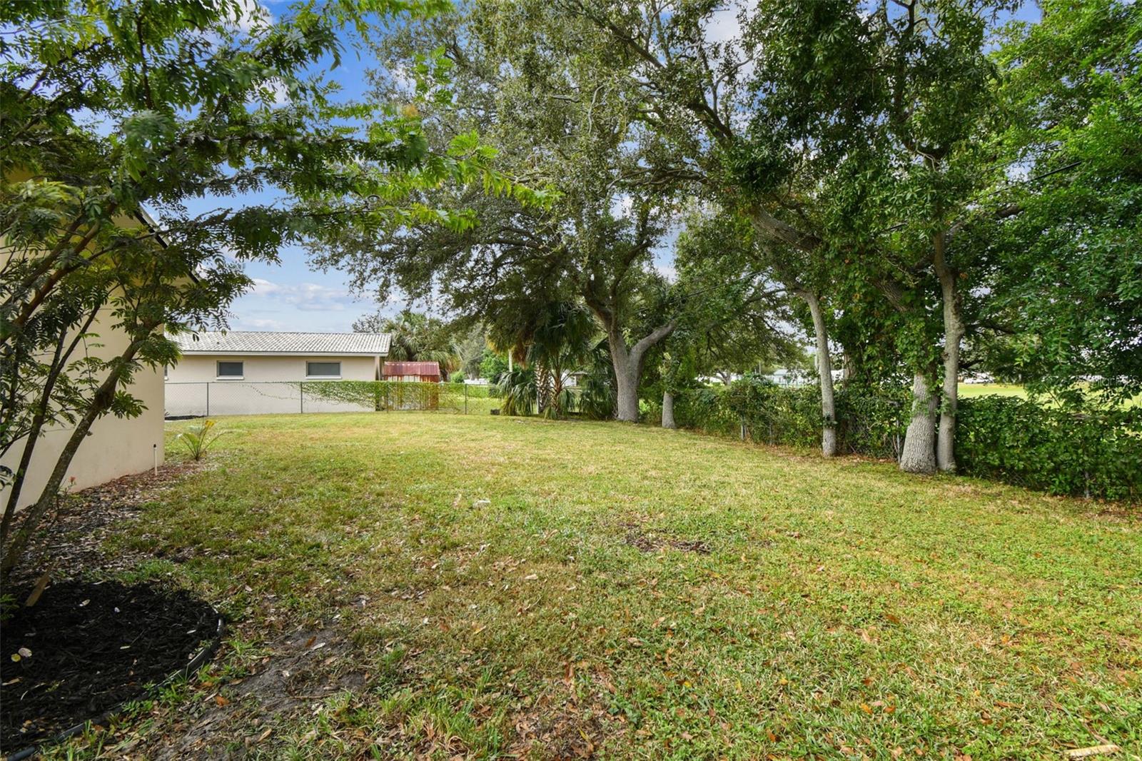 COLLEGE HILL PARK - Residential