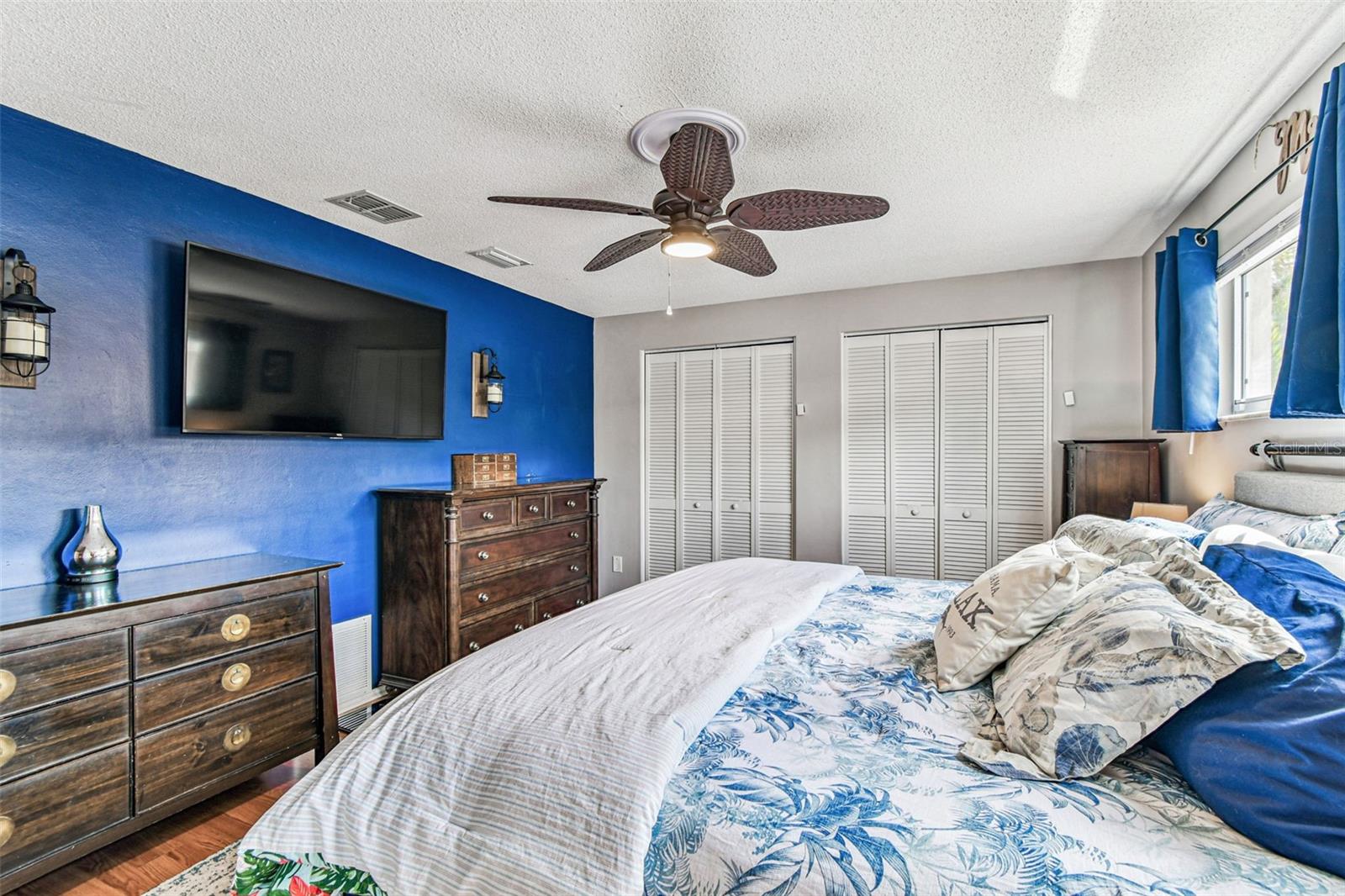 COLLEGE HILL PARK - Residential