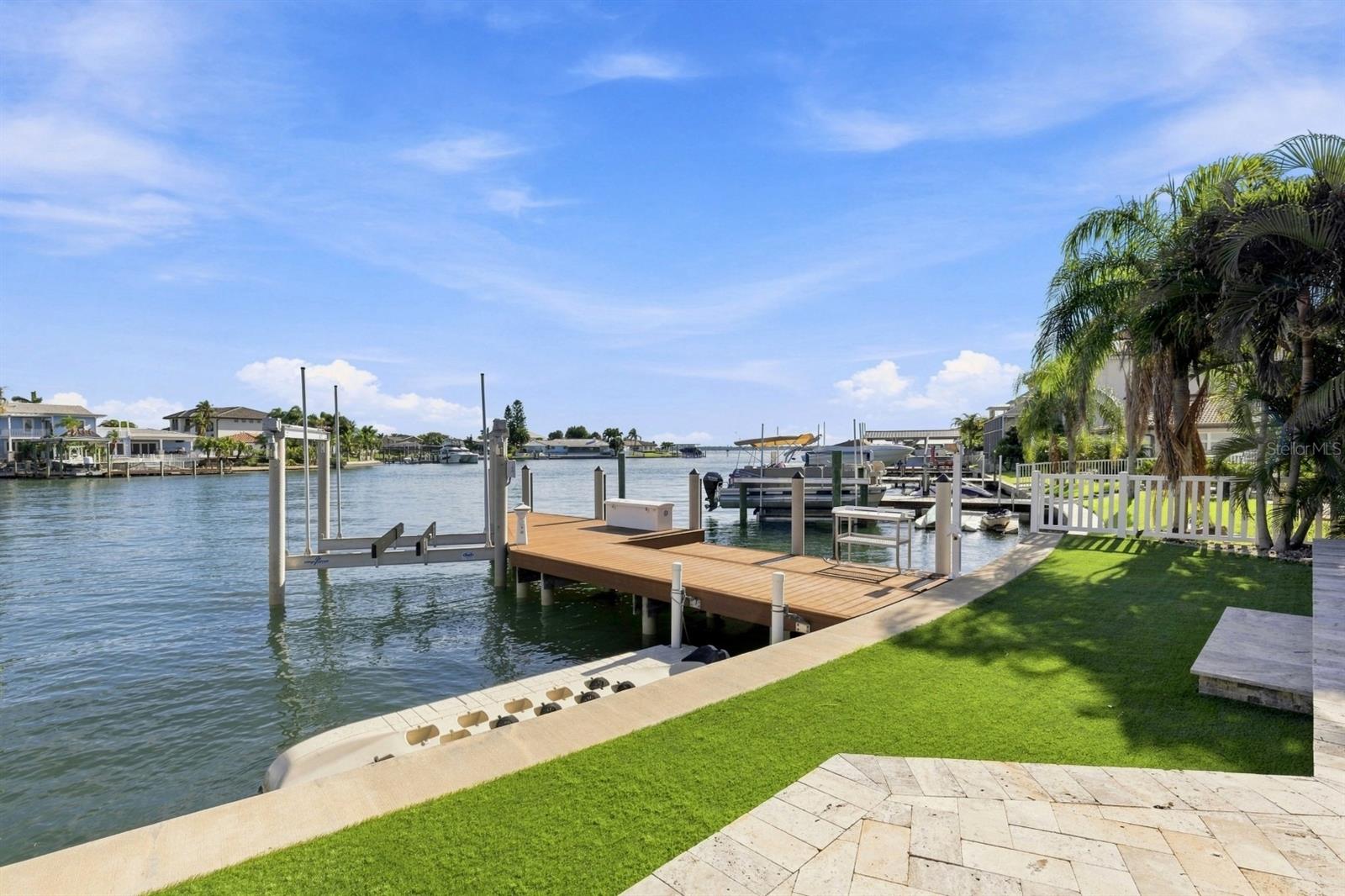 320 PALM ISLAND NE