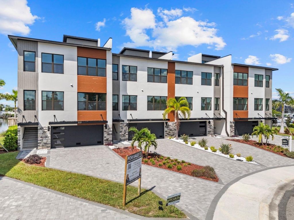 Photo of 772 Gran Kaymen Way, Apollo Beach, FL 33572 (MLS # TB8490023)