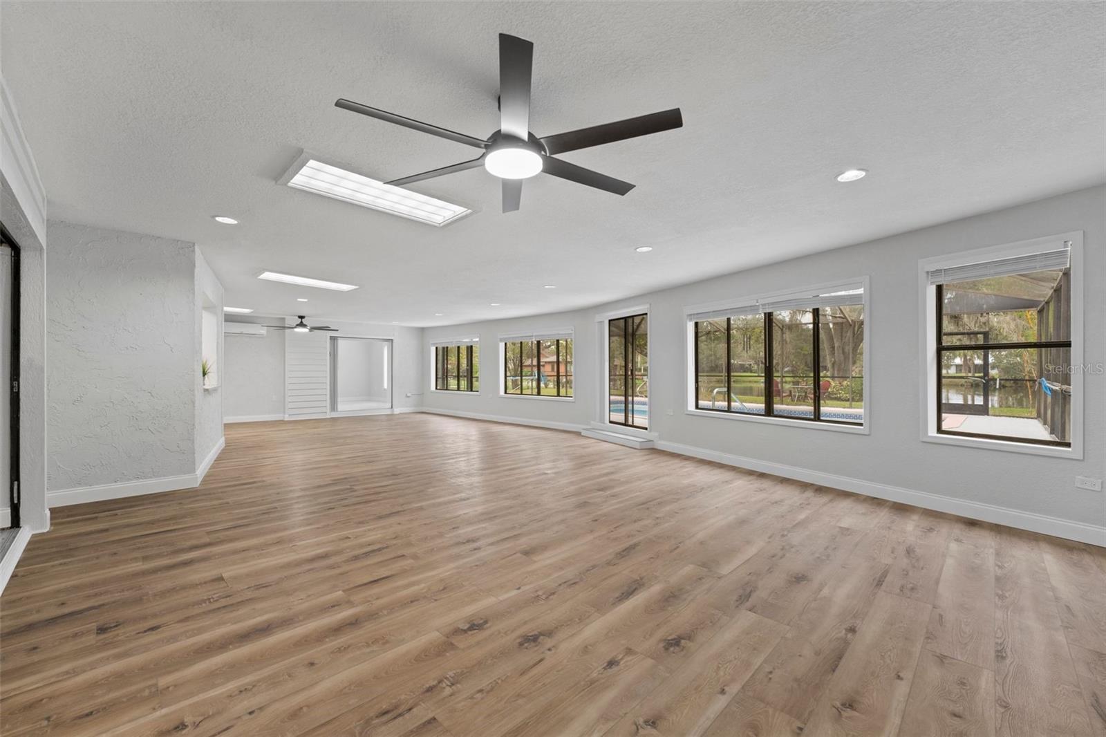 SHADY LAKE ESTATES - Residential