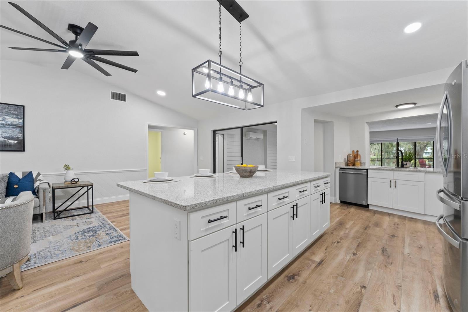 SHADY LAKE ESTATES - Residential
