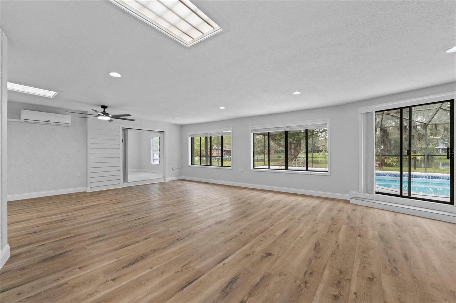 SHADY LAKE ESTATES - Residential