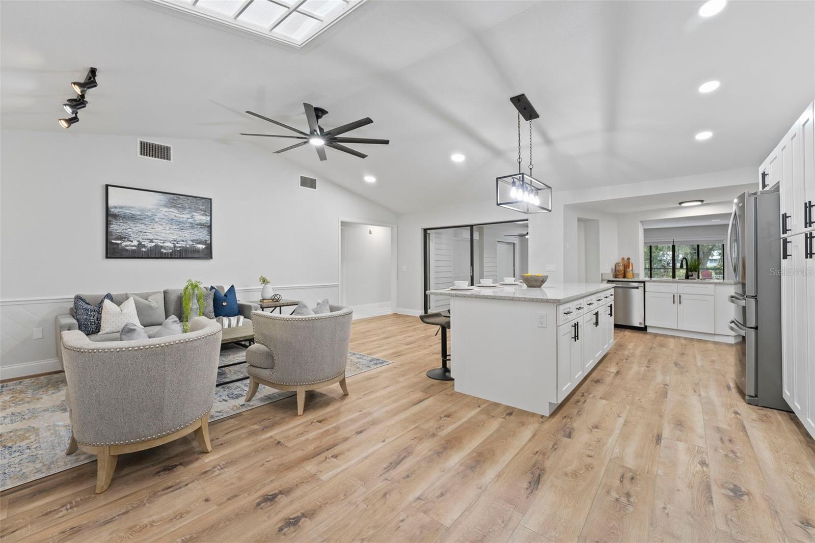 SHADY LAKE ESTATES - Residential