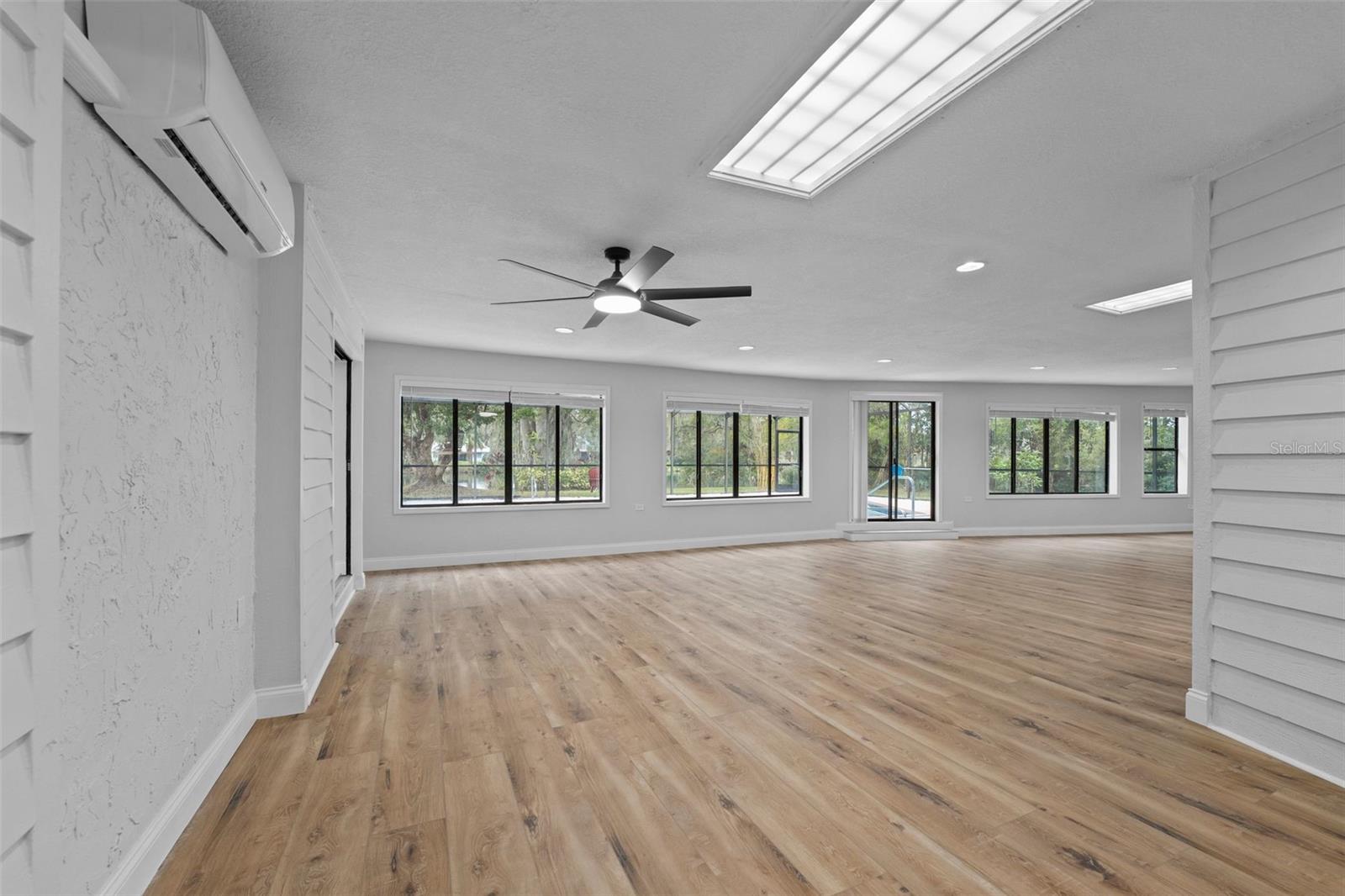 SHADY LAKE ESTATES - Residential