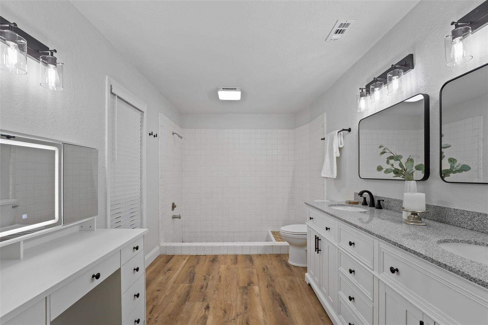 SHADY LAKE ESTATES - Residential