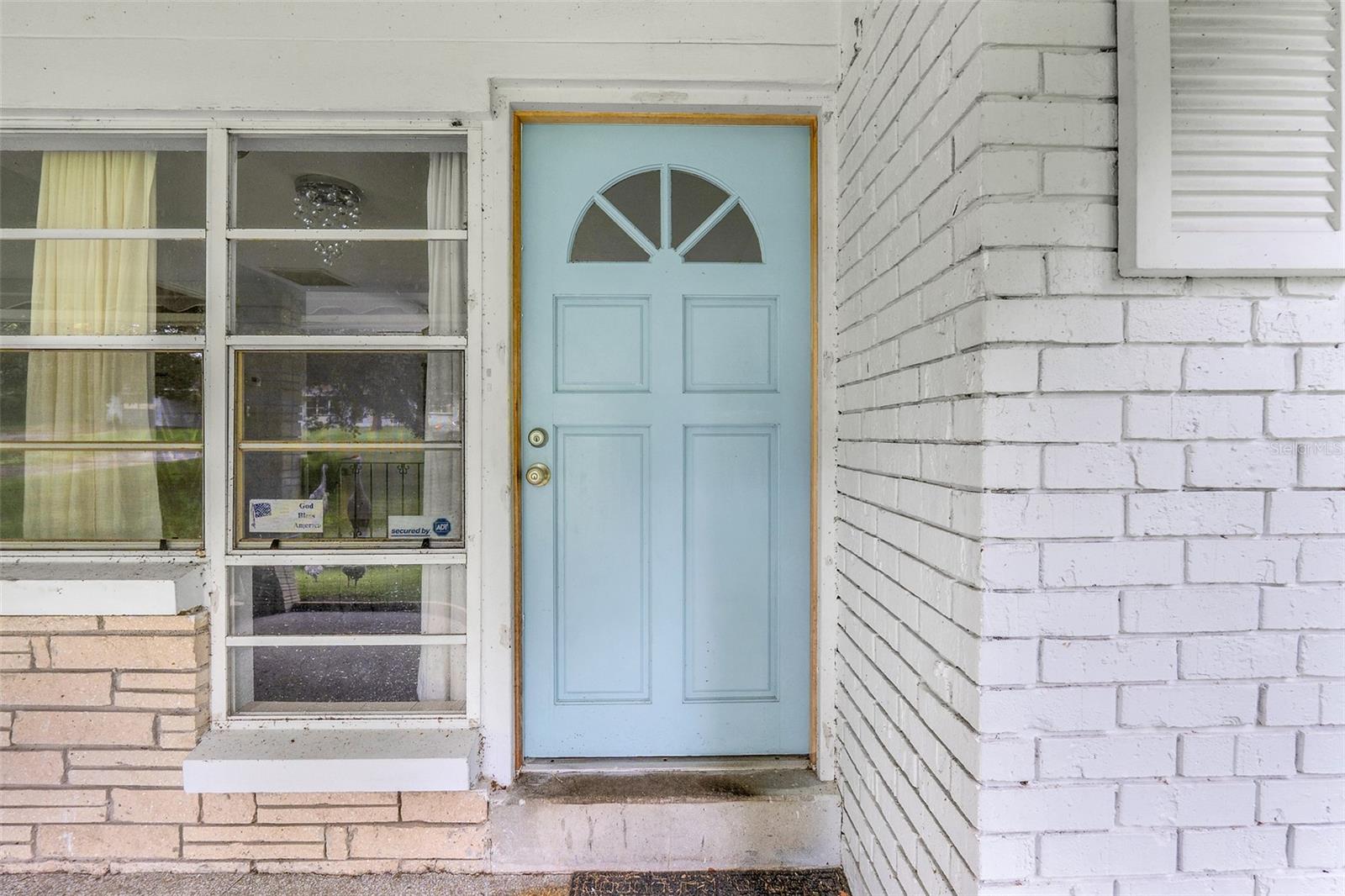 1148 PEARL VIEW DRIVE