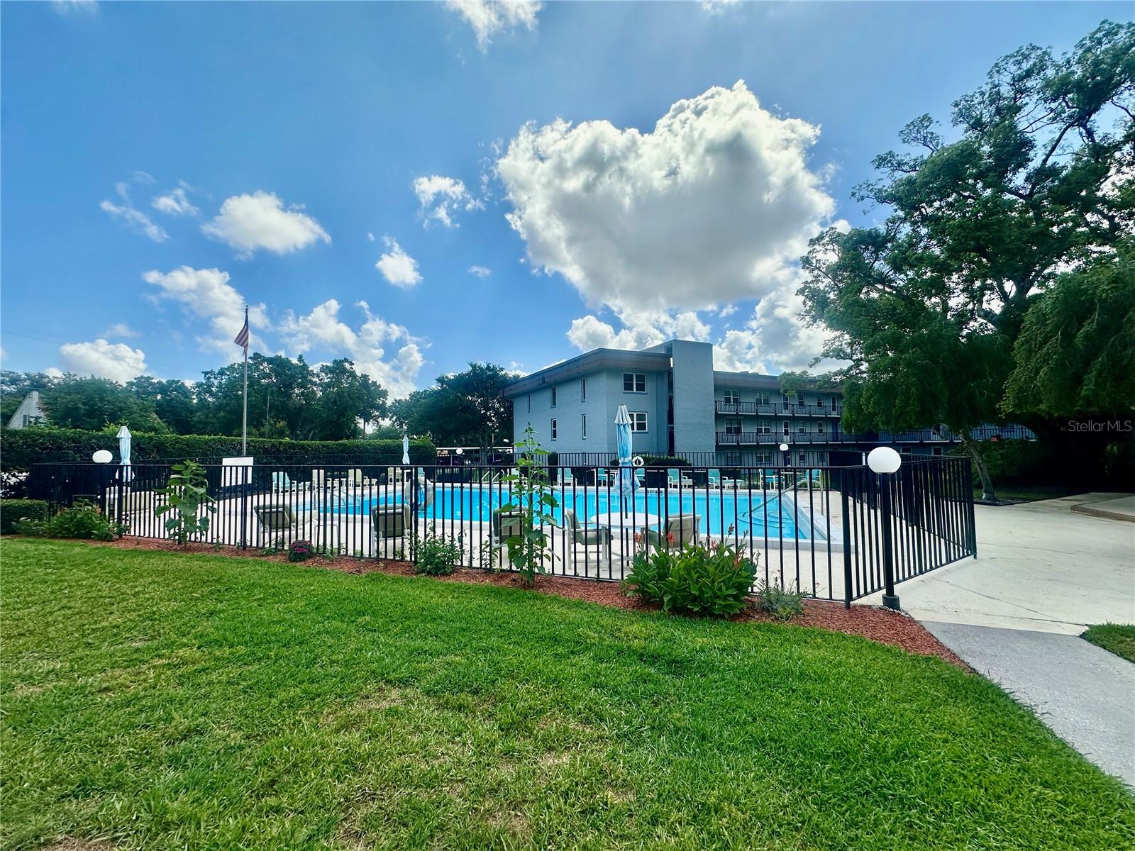 333 LAKE HOWARD DRIVE NW 304B