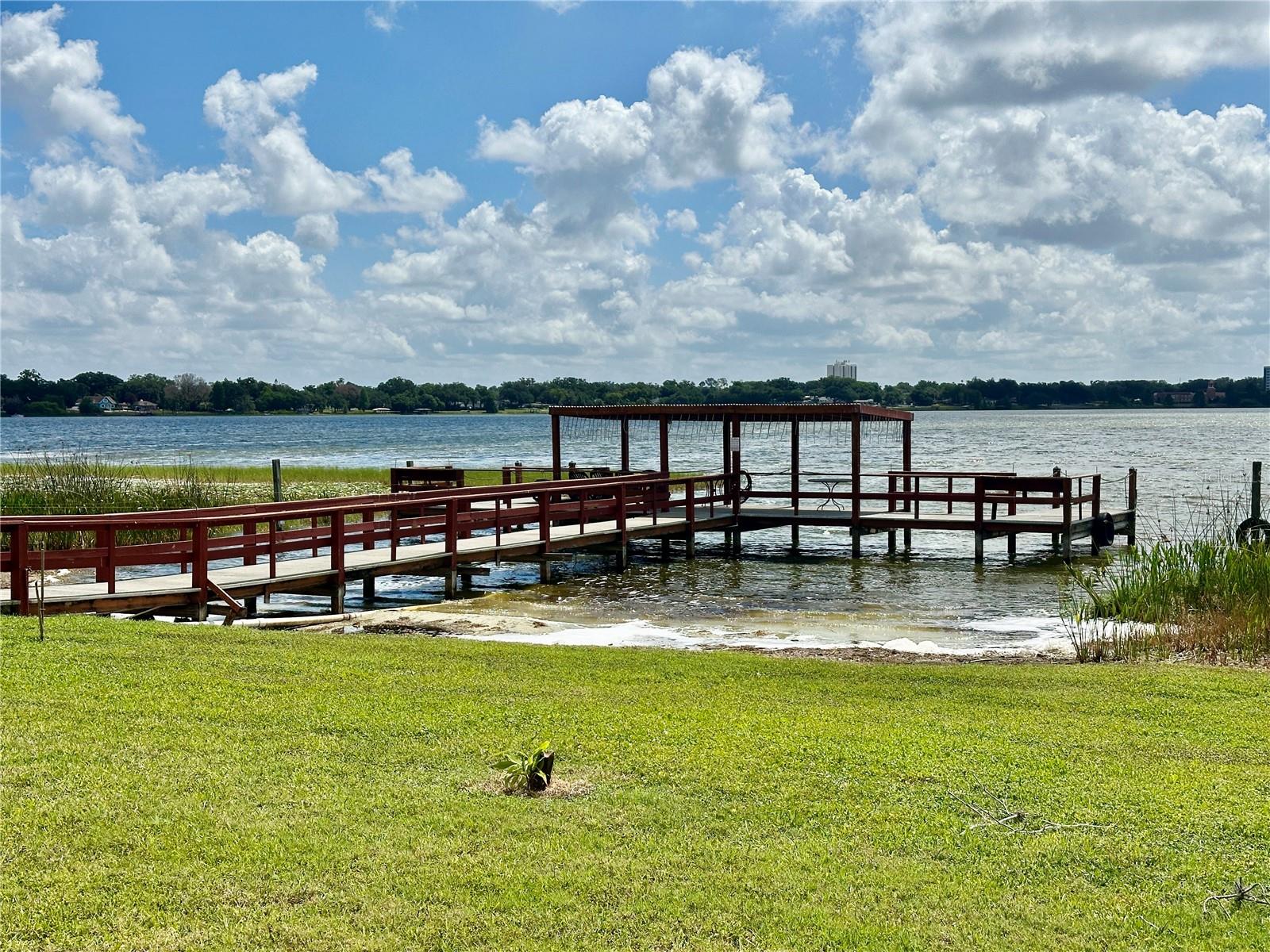 333 LAKE HOWARD DRIVE NW 304B