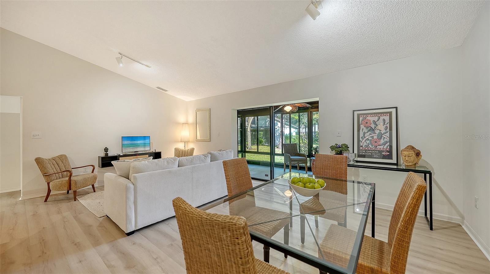 OAK FOREST VILLAS - Residential