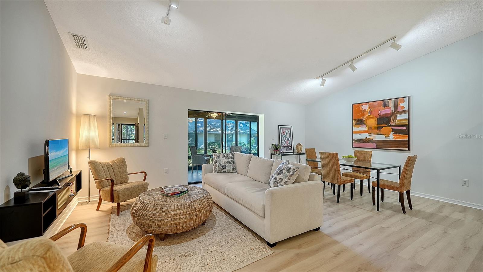 OAK FOREST VILLAS - Residential