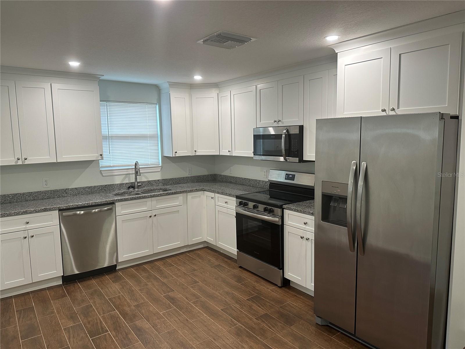 MIDWAY SUB - Residential Lease