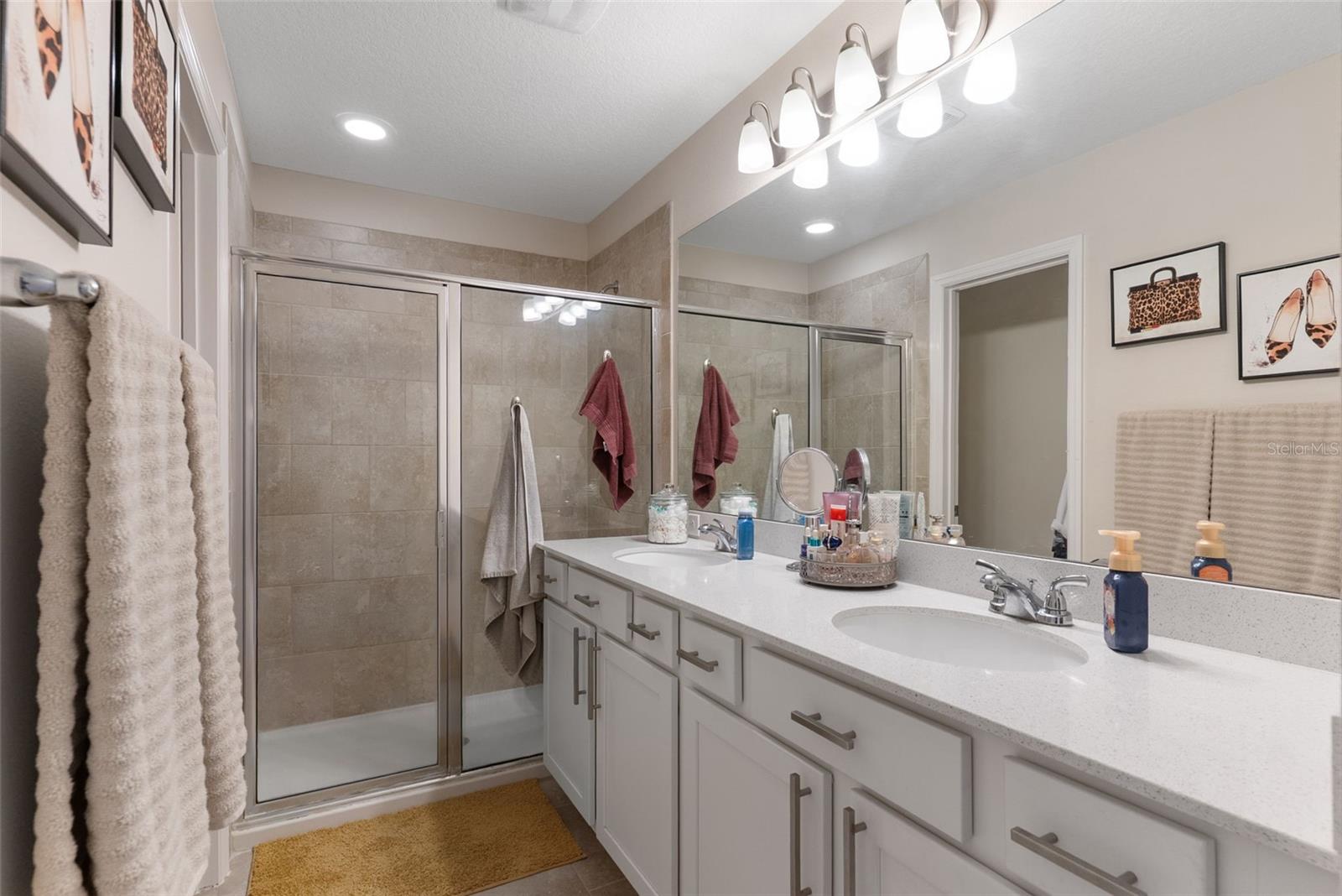 OAKTREE POINTE VILLAS - Residential