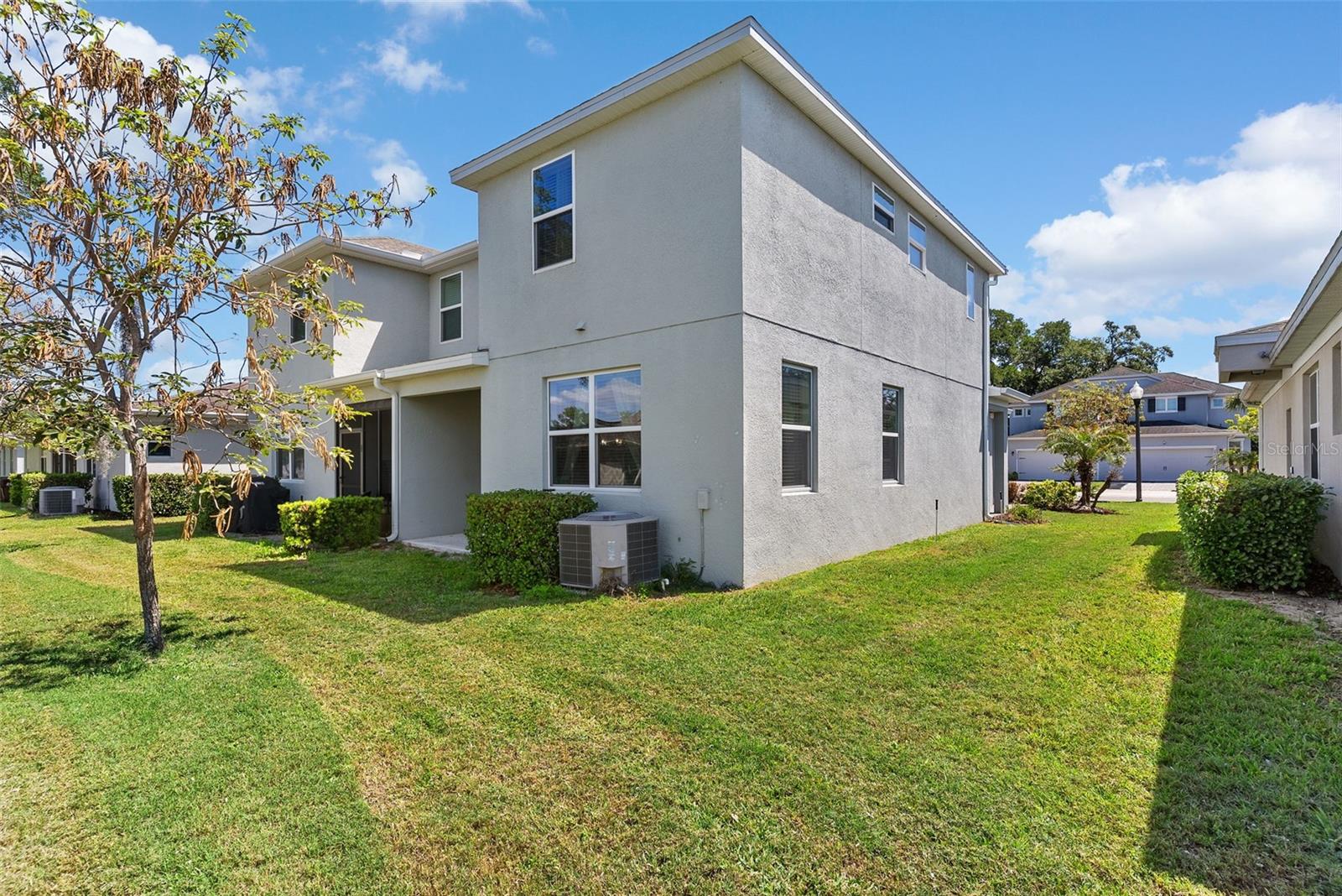 OAKTREE POINTE VILLAS - Residential