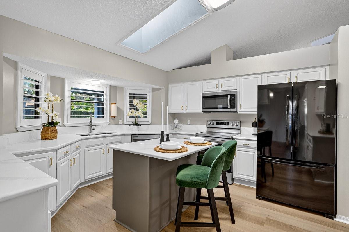 BRYAN CAVE ESTATES - Residential