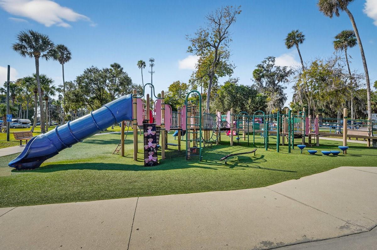 BRYAN CAVE ESTATES - Residential