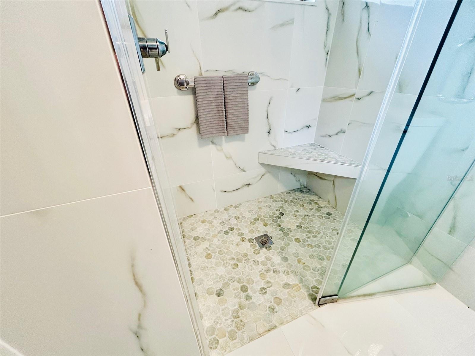 BRYAN CAVE ESTATES - Residential